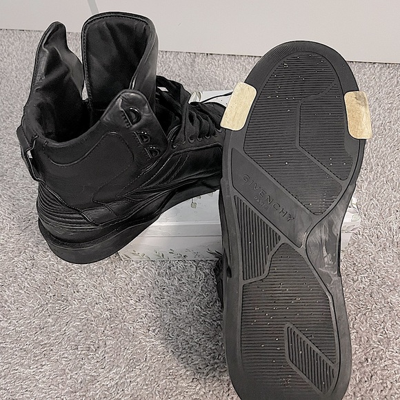 GIVENCHY black leather high top sneakers size43 - Picture 5 of 6